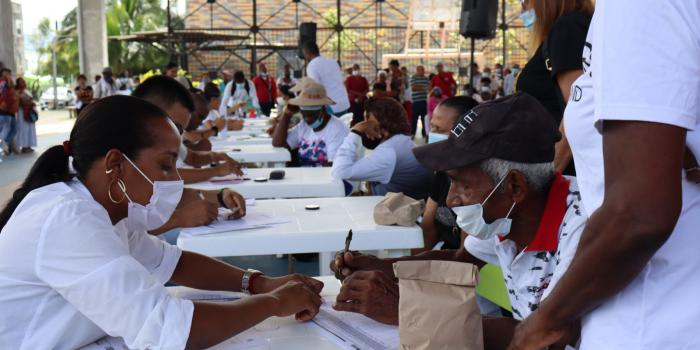 Jornada entrega indemnizaciones placa polideportiva Magnoil Ayala Apartadó.