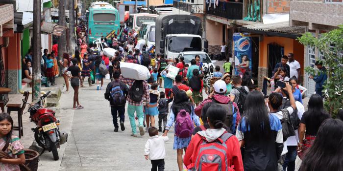 En la Semana de los Pueblos Indígenas recordamos que el 26 de julio se realizó el último retorno de familias embera que estaban desplazadas en Bogotá.