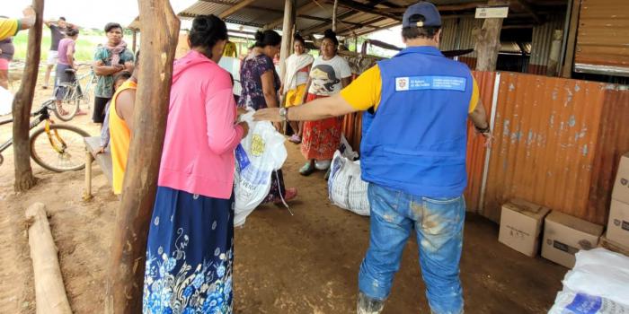 Entregó ayuda humanitaria en especie a los resguardos indígenas jiw, asentados en los municipios de Mapiripán y Puerto Concordia 