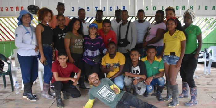 Jóvenes del Consejo Comunitario Cuenca del Río Cacarica, capacitación Zona Humanitaria Nueva Esperanza en Dios, Riosucio, Chocó.