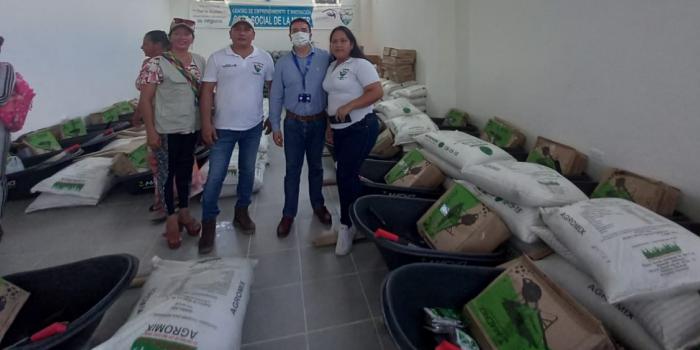 Jornada de entrega de insumos agropecuarios en Puerto Guzmán