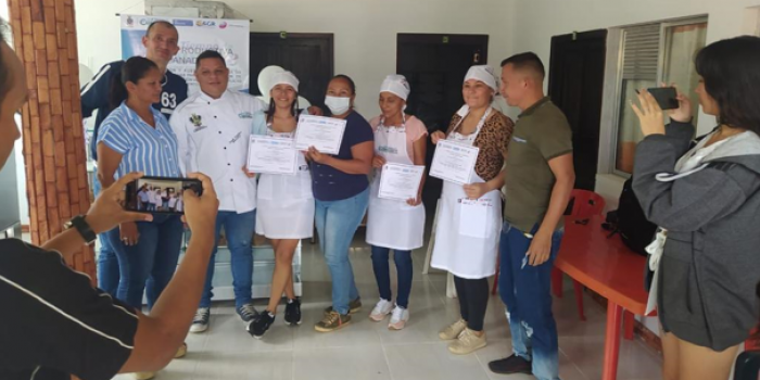 Entrega de kits de mecánica para motos, panadería y ornamentación a 32 víctimas del conflicto en el municipio de Hato Corozal.