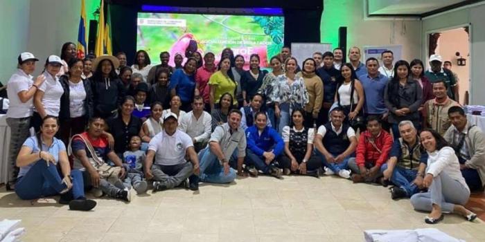Cerca de 560 víctimas del conflicto en Cauca fueron fortalecidas en proyectos productivos Víctimas exponiendo sus productos en el cierre del programa “ AgroE”