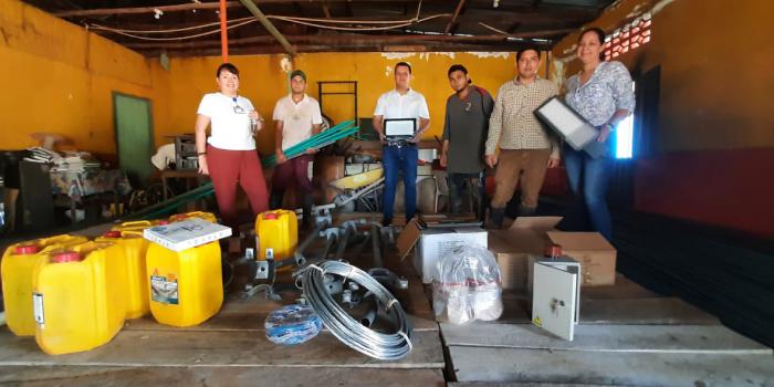 La Unidad entregó materiales para represa en inspección del Caquetá Entrega de materiales y herramientas para víctimas de Portal la Mono en Caquetá.