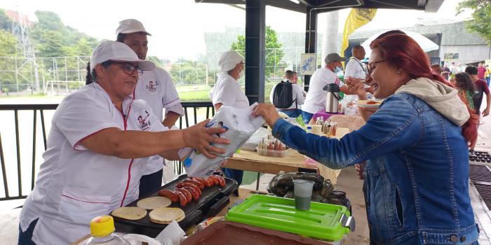 Víctimas de la Comuna 13 asistieron a la Feria de Servicios en Medellín