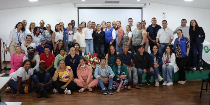 Coordinadores de las mesas de víctimas de los 42 municipios del Valle del Cauca