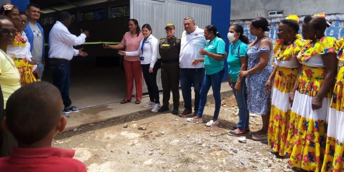 Implementación del cierre del proyecto con la entrega del centro de acopio durante un acto simbólico