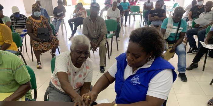 Víctimas recibieron indemnización en Tadó (Chocó) Víctimas del Chocó en jornada de indemnización con funcionarios de la Unidad.