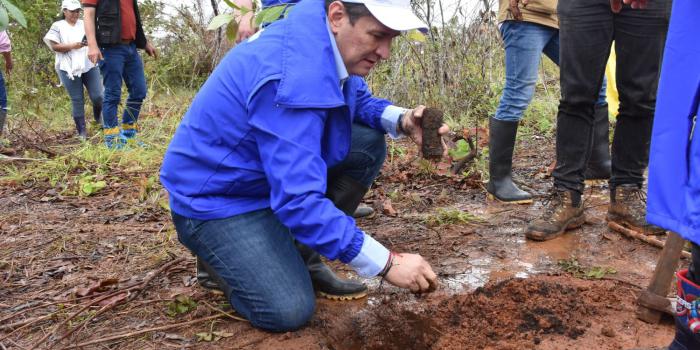 Director General, Ramón Rodríguez en jornada de reforestación Siembra esperanza, cosecha Paz