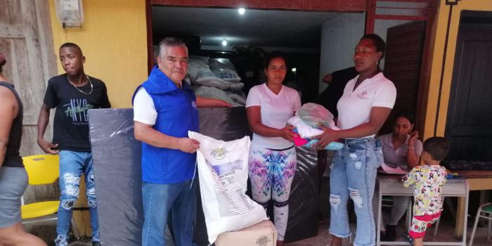 Se entregó ayuda humanitaria inmediata en Santa Barbara de Iscuandé Ayuda humanitaria está compuesta por kits de alimentos y aseo; kits de vajilla y de hábitat integrados por colchonetas, juegos de sábanas, cobijas, toldillos y toallas, según el número de integrantes de cada hogar.