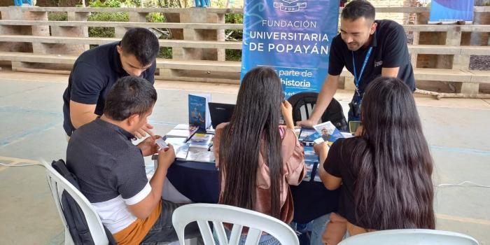 víctimas del Cauca en feria de servicios de diferentes intituciones en Argelia