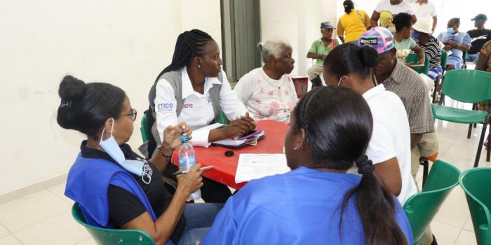 Víctimas recibieron indemnización en Tadó (Chocó) Víctimas del Chocó en jornada de indemnización con funcionarios de la Unidad.