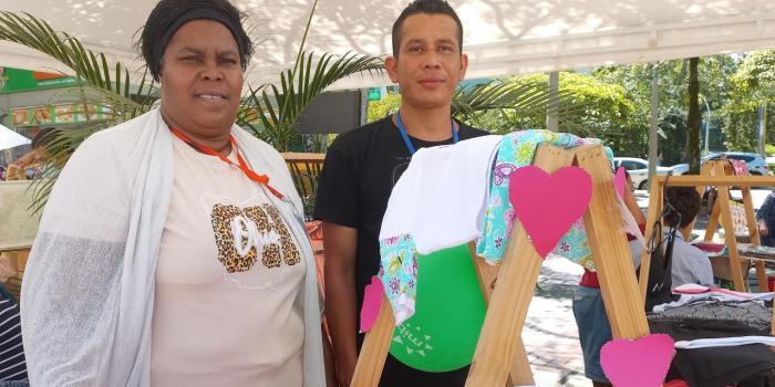 El metro de Medellín sirvió de vitrina para víctimas emprendedoras Microempresarios participaron por primera vez en la feria “Compra lo Nuestro”