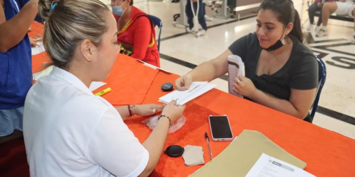 Entrega de cartas de indemnización a víctimas del conflicto residentes en los municipios de Bucaramanga, Floridablanca, Piedecuesta, Girón, Charta y Rionegro