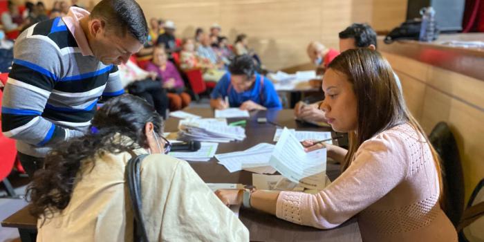  Entrega de 103 indemnizaciones a víctimas en el Quindío, en Calarcá.    