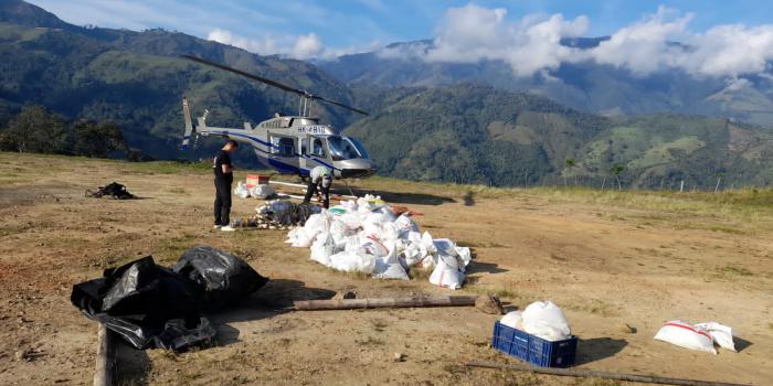 Imagen llegada materiales de obra a El Aro