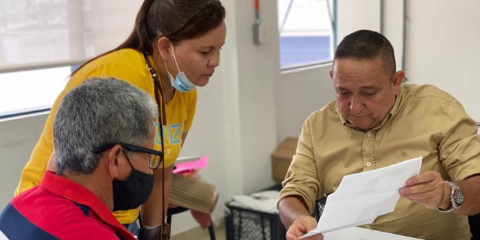 Víctimas de Risaralda en taller de Memorias Reparadoras para su recuperación emocional.   