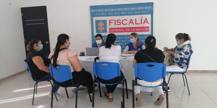 En Guaviare familiares recibieron los restos de dos desaparecidos Familiares de víctimas de desaparición forzada en acompañamiento psicosocial al momento de la entrega de restos