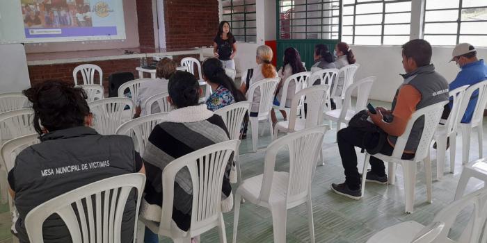 Cuarta jornada de alistamiento comunitario SRC Renacer San Gabrieluno, Viotá (Cundinamarca)