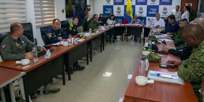 La Unidad apoyará con kits de aseo y alimentos a 190 familias de Buenaventura Reunión en Buenaventura con presencia del presidente Gustavo Petro y autoridades locales