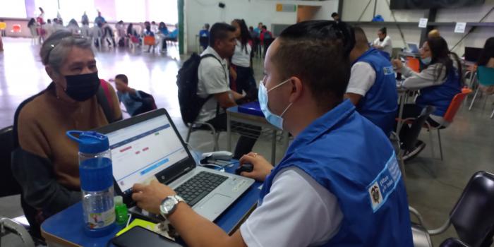 Víctimas de Antioquia en jornada de orientación personalizada