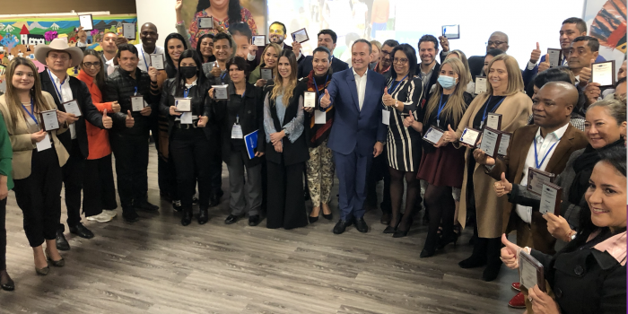 Entrega Certificación Territorial 2021 a gobernaciones, ciudades capitales y municipios priorizados que tuvieron un nivel de contribución ejemplar en la implementación de la Política Pública de Víctimas (PPV). 