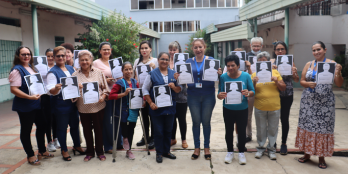 Funcionarios y familiares en Santander en la conmemoración por los desaparecidos 