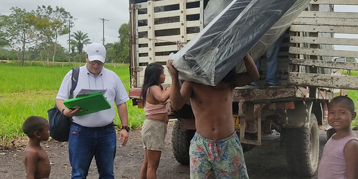 Entrega de ayudas a comunidad jiw de Mapiripán 