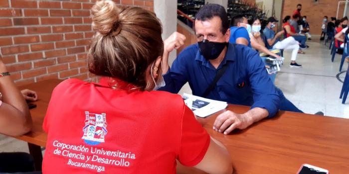 Víctimas en Santander acceden a educación por medios de convenios con la Unidad para las Víctimas