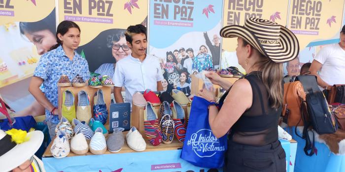 Emprendedores víctimas en Feria de Flores