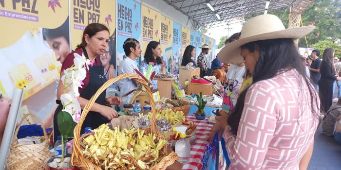 Emprendedores víctimas en Feria de Flores 