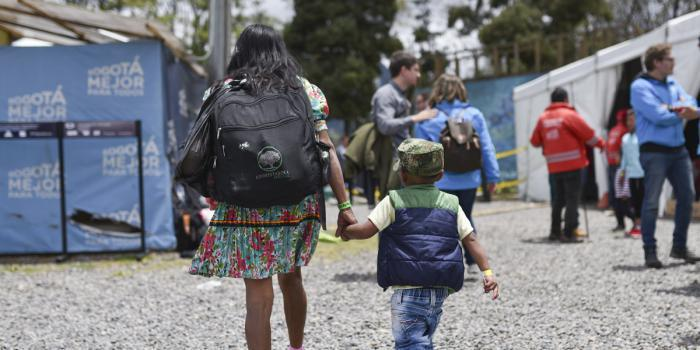 Familias indígenas del pueblo embera katío asentadas en ciudades del país.