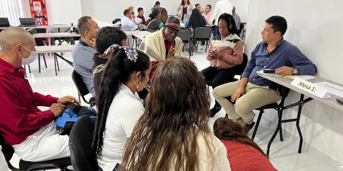 Mesa de Víctimas del Cauca reunida en Popayán para debatir propuestas para el Plan Nacional de Desarrollo.