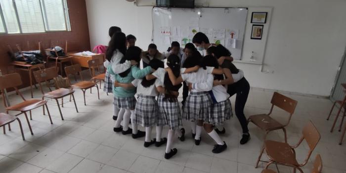 Actividad lúdica de 32 niños de la institución educativa Ciudad Mocoa en Putumayo en la estrategia de recuperación emocional. 