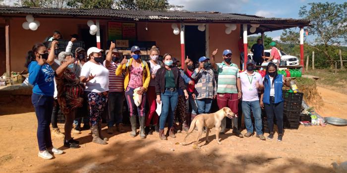 Proyectos productivos para más de 500 familias retornadas en Yolombó (Antioquia) Entrega dotación a caseta comunitaria