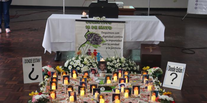 Entregan restos de desaparecido de la Masacre del 16 de Mayo de 1998 en Barrancabermeja Familiares de José Milton Cañas Cano en la diligencia realizada en Bucaramanga