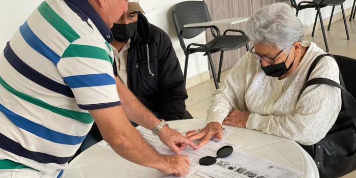 Entrega de indemnizaciones para víctimas en el Eje Cafetero