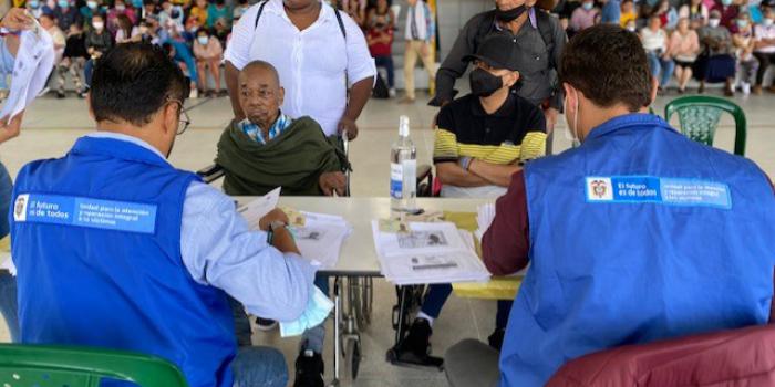 Beneficiarios de una nueva jornada de entrega de cartas de indemnización por parte de la Unidad para las Víctimas.