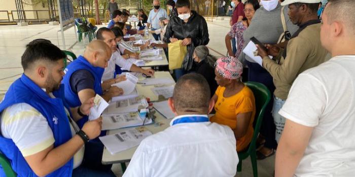 Beneficiarios de una nueva jornada de entrega de cartas de indemnización por parte de la Unidad para las Víctimas.