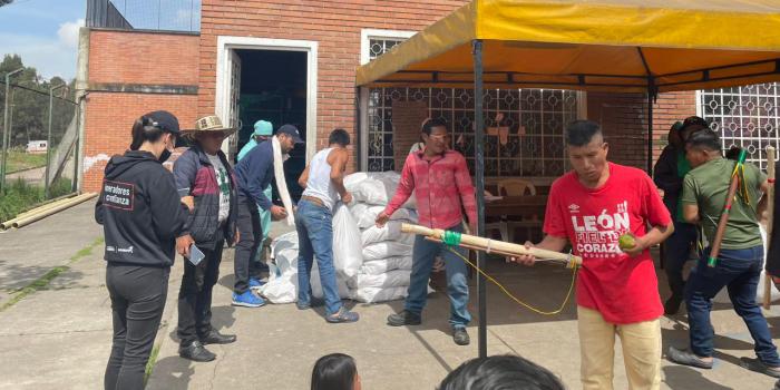 Entrega de ayudas a familias embera asentadas en La Florida 