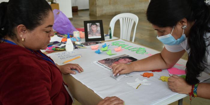 This is how a 21-year search to recover the remains of a dear brother ended Sandra, Eladio's sister, honored her brother during the ceremony