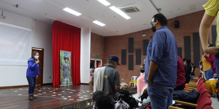 Cinco exparamilitares del Bloque Centauros pidieron perdón en Villavicencio Audiencia de exparamilitares del bloque Centauros pidiendo perdón
