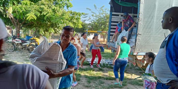 Víctimas de Vista Hermosa reciben insumos para proyectos agrícolas productivos Insumos y herramientas para el fortalecimiento de la producción de cacao entregados en Vista Hermosa