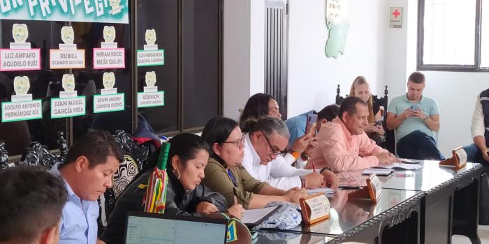 Mesa de diálogo con embera chamí en el Dovio, en la que participó la Unidad para las Víctimas