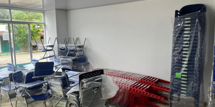 Tres asociaciones de El Castillo recibieron dotación mobiliaria Entrega en la escuela de Caño Claro de El Castillo (Meta)