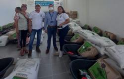 Jornada de entrega de insumos agropecuarios en Puerto Guzmán