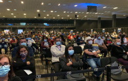 Asistentes en evento de entrega del Informe final de la Comisión de la Verdad en Bogotá