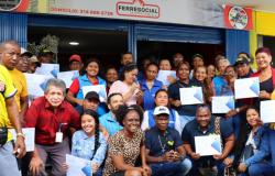 Miembros del Sujeto de Reparación colectiva La Chinita en jornada de entrega y formalización de medida del Plan Integral de Reparación Colectiva