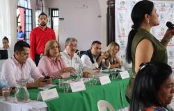 Directora territorial de la Unidad en el Valle socializando las indemnizaciones a víctimas en el departamento en el tercer Comité Territorial Ampliado de Justicia Transicional