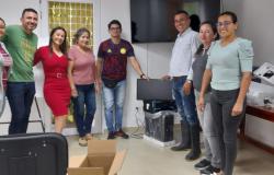 Entrega de dotación tecnológica en auditorio de la alcaldía de El Castillo.